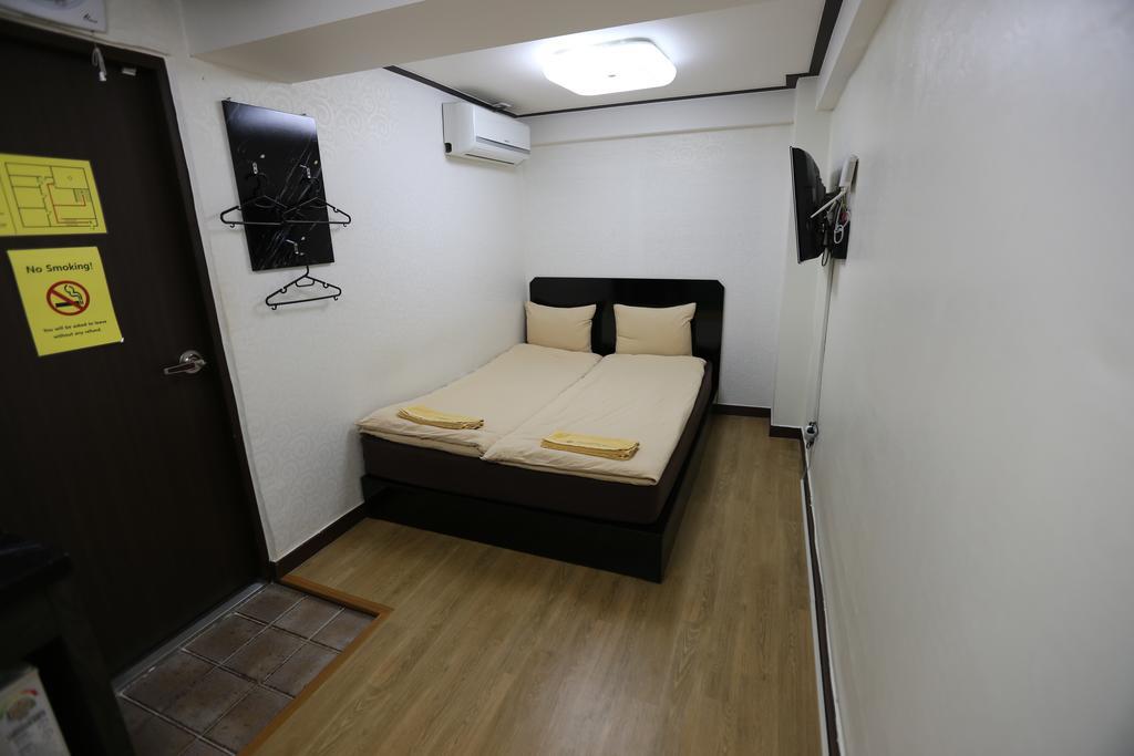 Chocolate Tree Sinchon Hotel Seoul Exterior photo