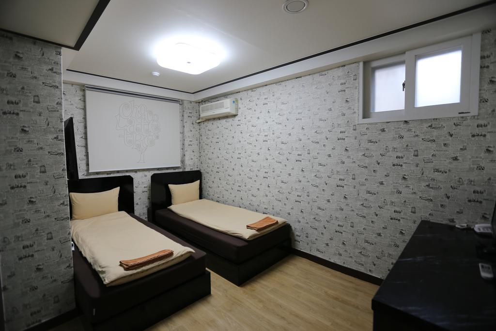 Chocolate Tree Sinchon Hotel Seoul Exterior photo