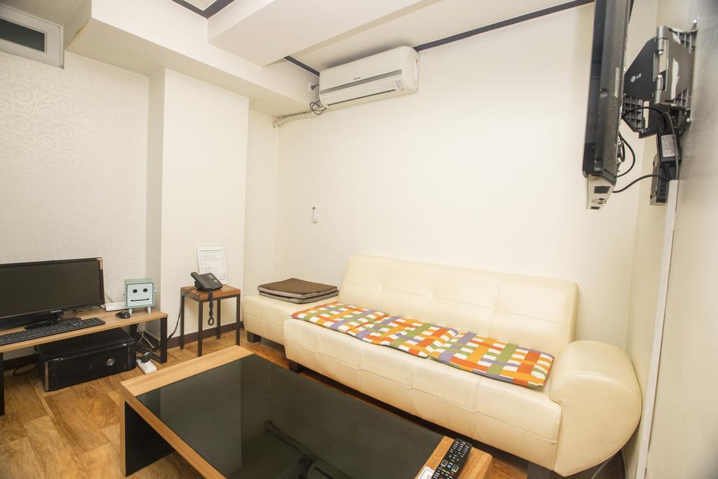 Chocolate Tree Sinchon Hotel Seoul Exterior photo