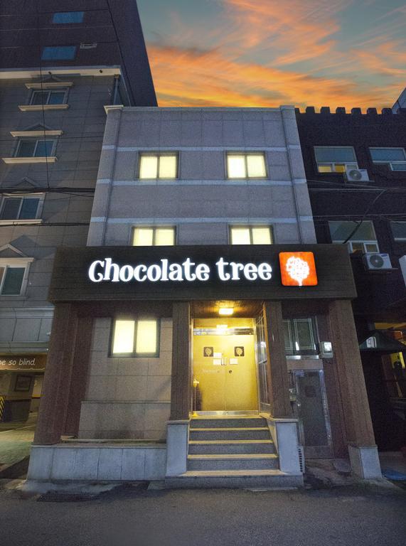 Chocolate Tree Sinchon Hotel Seoul Exterior photo